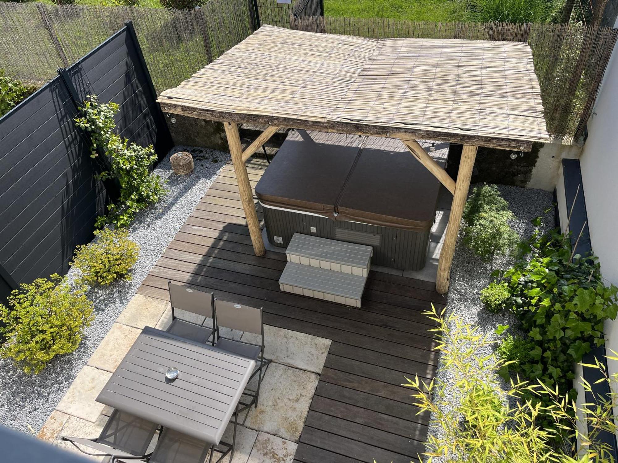 Sejour Detente - Appart'Hotel N 1 Avec Jaccuzi, Piscine Et Petit-Dejeuner Chouzelot Eksteriør billede