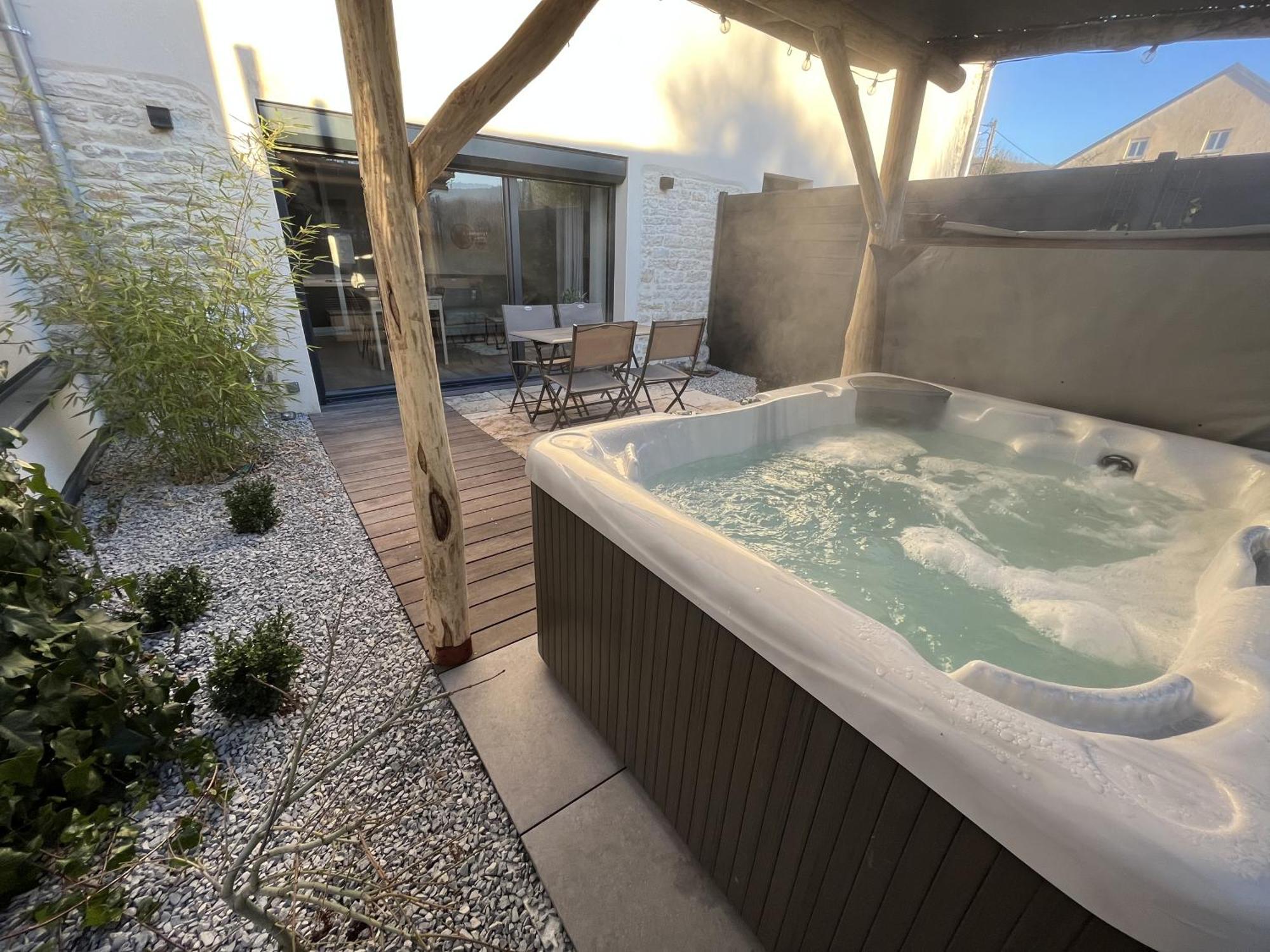 Sejour Detente - Appart'Hotel N 1 Avec Jaccuzi, Piscine Et Petit-Dejeuner Chouzelot Eksteriør billede