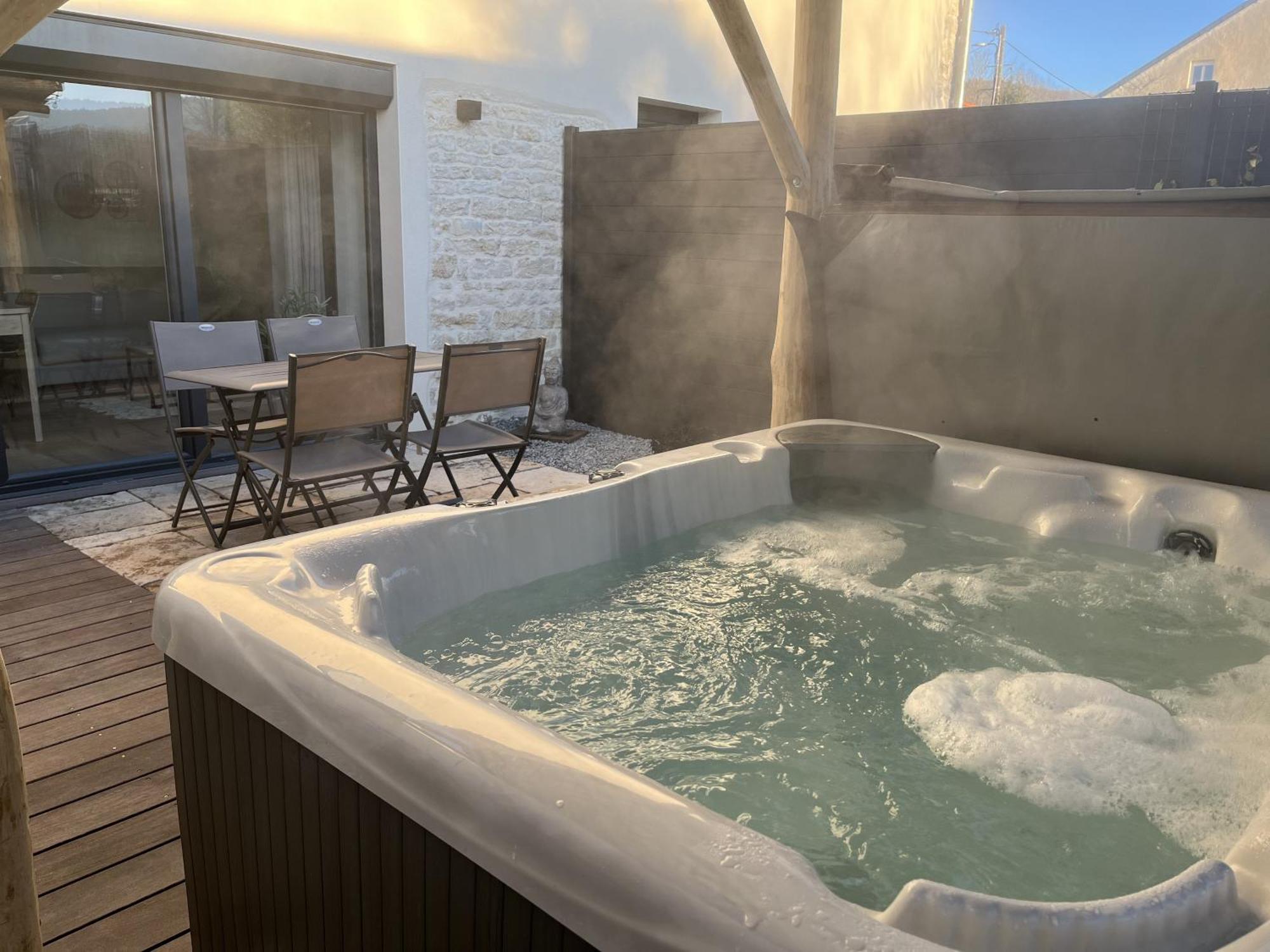 Sejour Detente - Appart'Hotel N 1 Avec Jaccuzi, Piscine Et Petit-Dejeuner Chouzelot Eksteriør billede