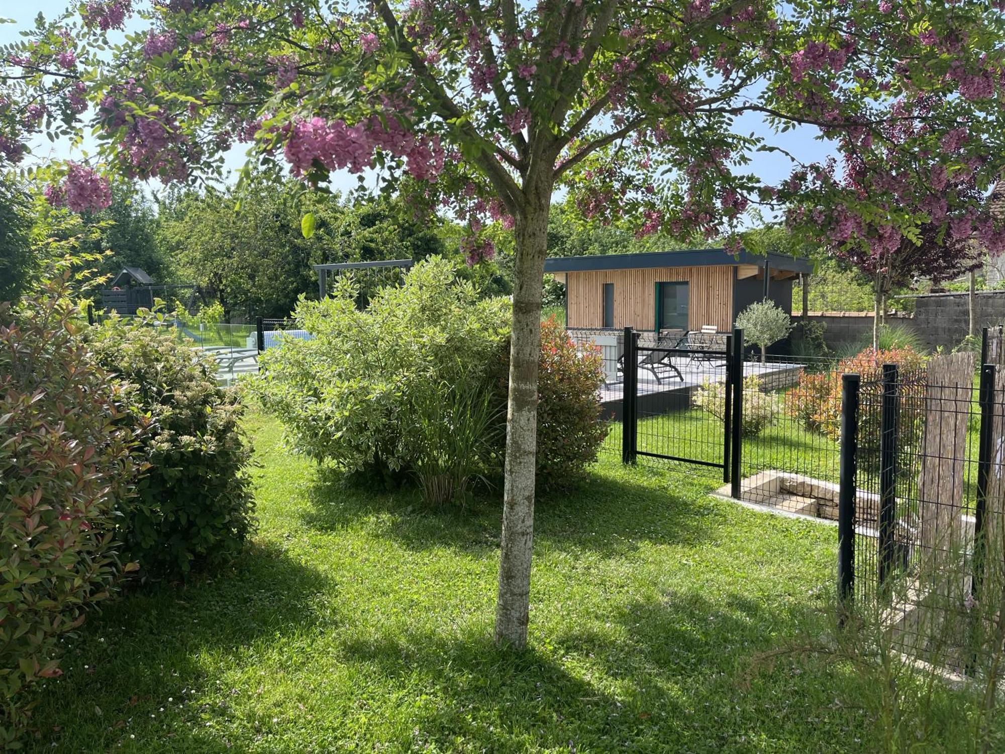 Sejour Detente - Appart'Hotel N 1 Avec Jaccuzi, Piscine Et Petit-Dejeuner Chouzelot Eksteriør billede