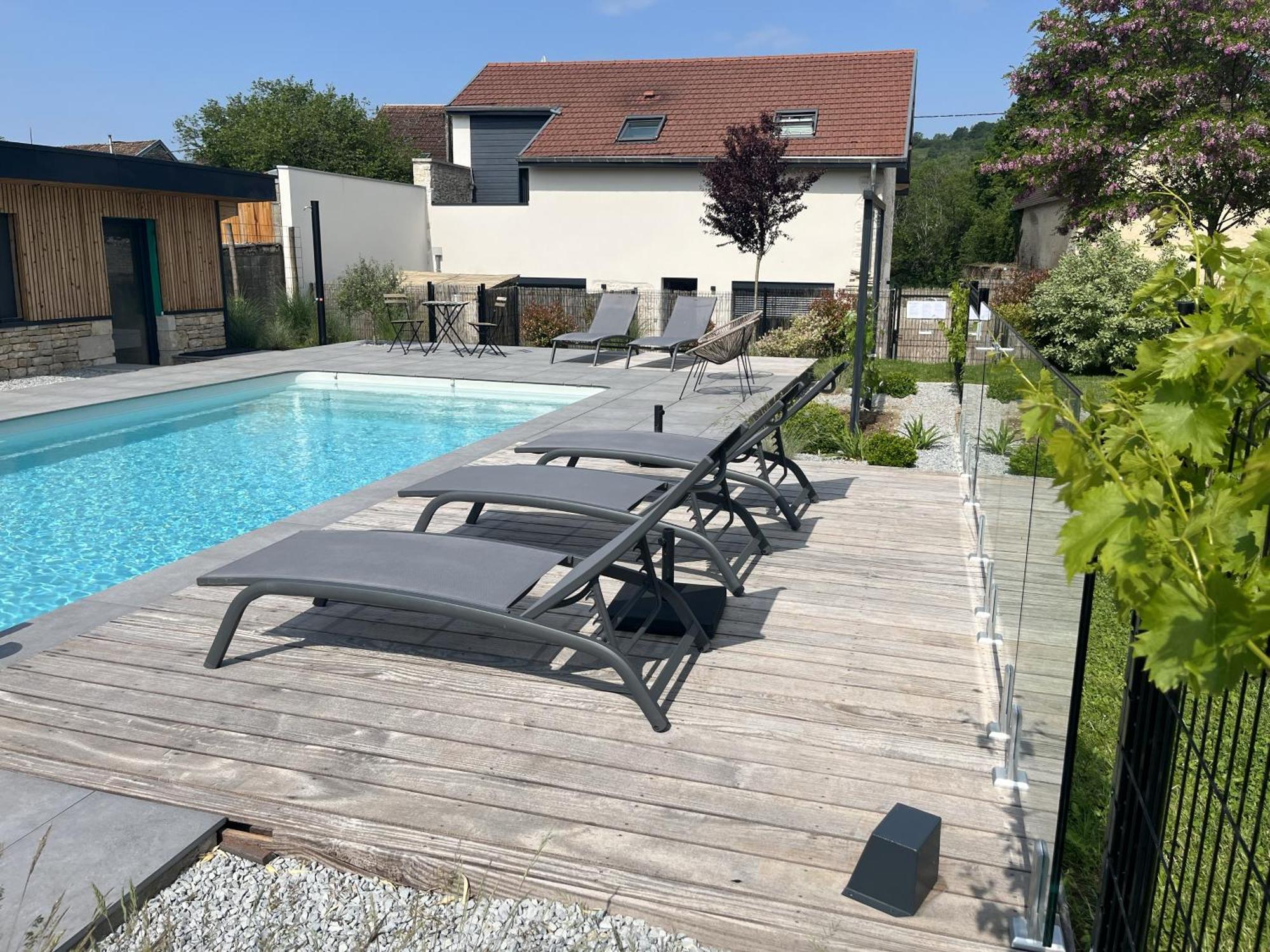 Sejour Detente - Appart'Hotel N 1 Avec Jaccuzi, Piscine Et Petit-Dejeuner Chouzelot Eksteriør billede